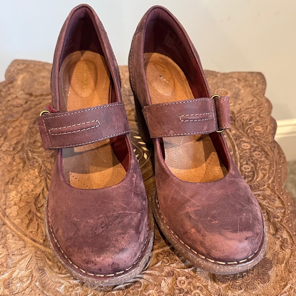 Women's Clarks Artisan Red/Burgundy Leather Mary Jane Shoes